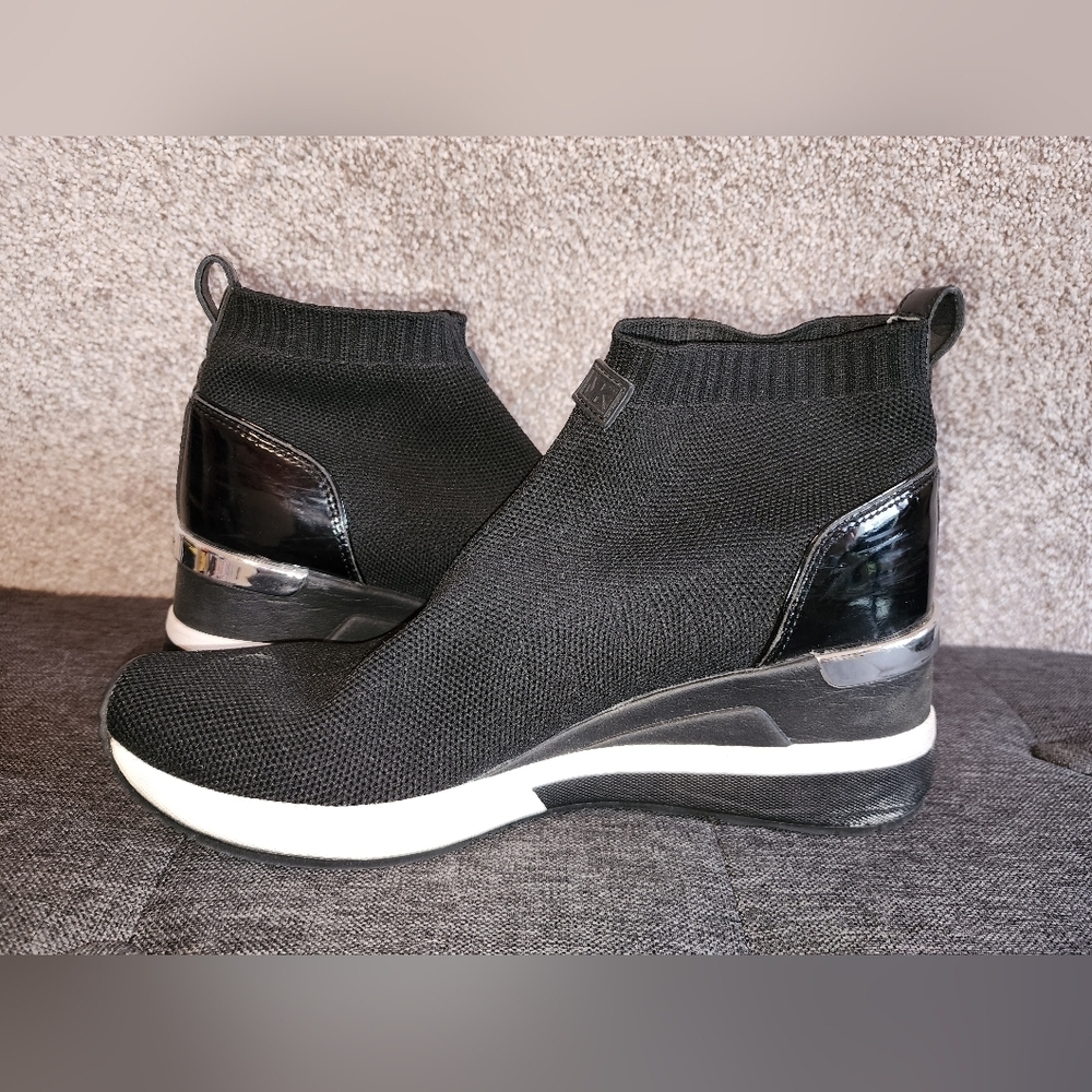 Preowned Michael Kors Women's Skyler Wedge Bootie Sock Sneakers